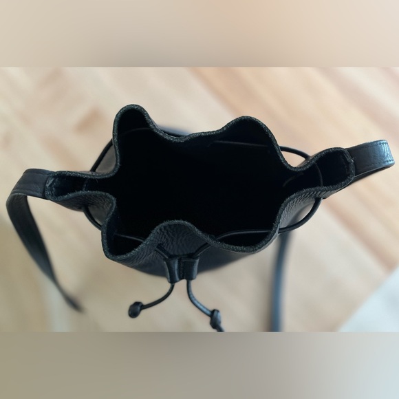 BAGGU Black Leather Bucket Bag - Picture 6 of 8